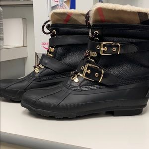 Burberry snow boot windmere